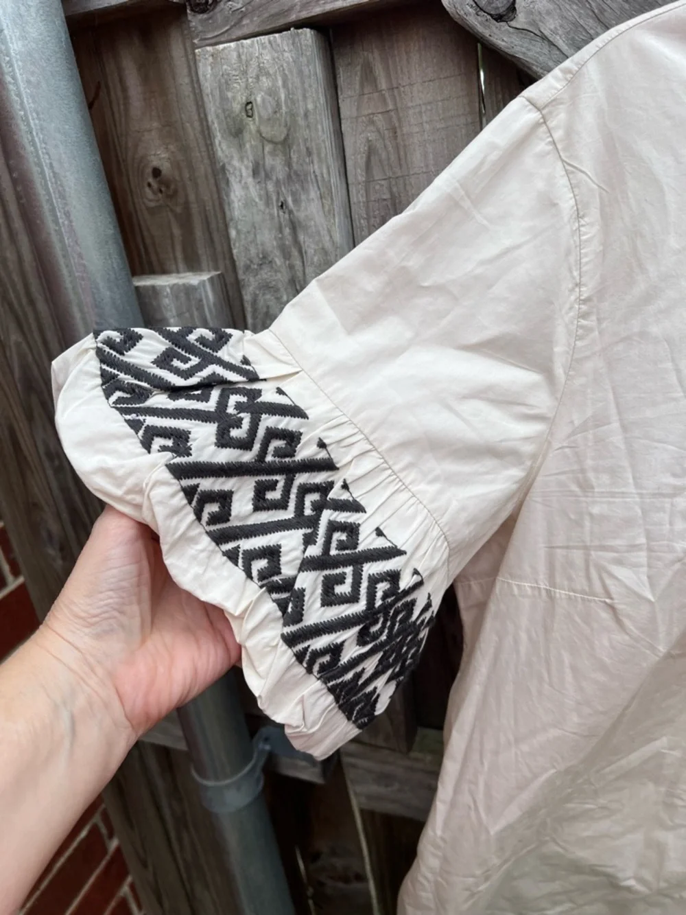 Banana Republic sheath with Black Geometric Trim - Picture 4 of 8